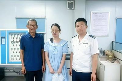 乘客失物完璧归赵，崂山巴士司机传递文明正能量