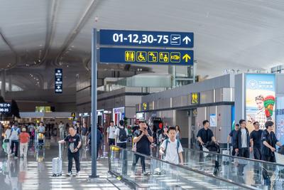 青岛机场暑运客流攀升，这份乘机攻略快收藏→