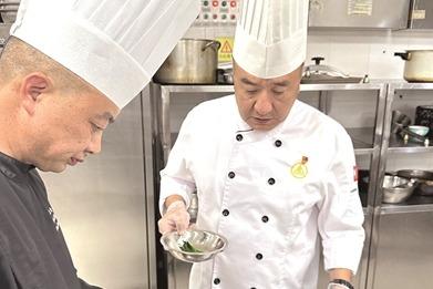 食在青岛 味“解”杭州！鲁浙名厨在青“炫技”​