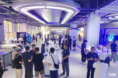一批未来产业落地！青岛中山路打造未来科技体验长廊