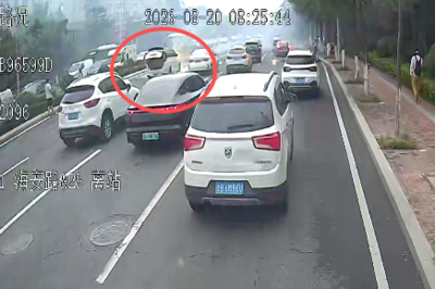 早高峰路遇私家车起火，青岛巴士驾驶员挺身而出获赞