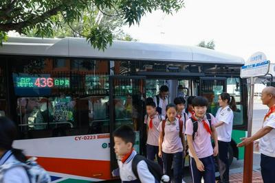 灵活调整发车安排，青岛城运暖心守护学子出行路