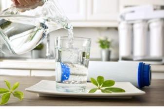 秋季补水≠猛灌水！这几种“喝水法”正在悄悄伤身体