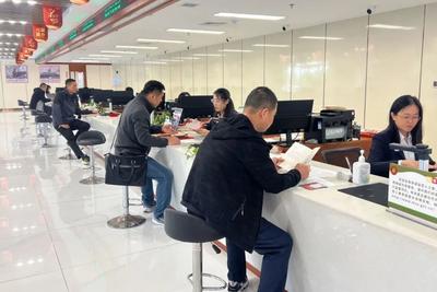 青岛生态环境部门为企业开辟出审批“快车道”，两项许可只用2天