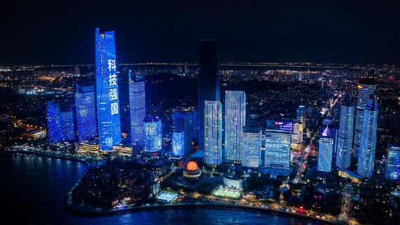 2026年国庆假期，浮山湾推出“科技强国”主题灯光秀献礼祖国