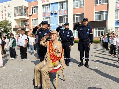 19岁那年，他一只胳膊留在朝鲜战场！胶州92岁抗美援朝老兵圆梦升旗仪式