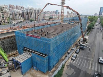 龙烟铁路市域化改造工程全线新建站房完成主体封顶