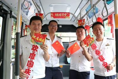 向全国游客展现青岛城市形象！李沧巴士全力保障国庆假期平安顺畅出行