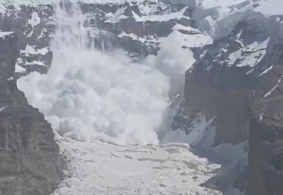 新疆慕士塔格峰2号冰川发生雪崩，文旅部门发布安全提示