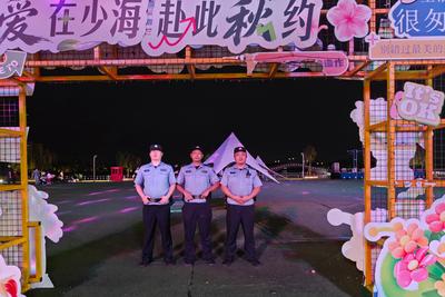 交警全员上岗保畅通！中秋假期，胶州社会治安大局平稳有序