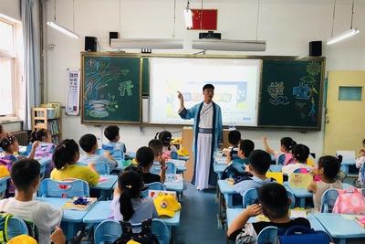乡音无改鬓毛“衰shuāi”、远上寒山石径“斜xié”？读音跟我当年学的不一样了？