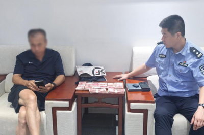 八万现金险落骗子口袋！青岛公安民警苦口婆心劝说近一小时“唤醒”受害人