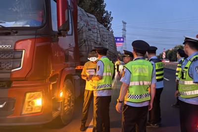 青岛等胶东五市公路联合治超，打击跨区域超限超载