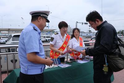 公交先行守护岛城碧海蓝天！李沧巴士开展绿色出行主题宣传活动