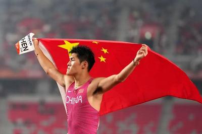 勇夺110米栏冠军！他大喊“谁是第一？中国！”