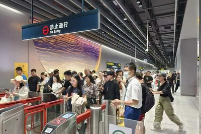 国庆假期将至，青岛公共交通“加码”护航市民游客安全便捷出行