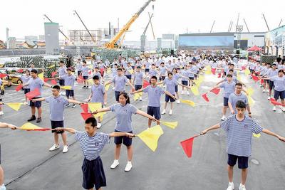 2026年青岛市“全民国防教育月”主题活动暨新兵欢送大会举行