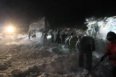 俄罗斯北高加索山脉一峡谷发生雪崩，11名登山者遇难