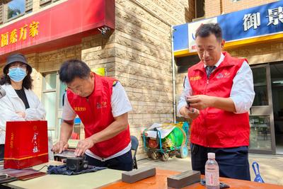 情暖金秋、爱在重阳！青岛这群“热心肠”开展便民敬老志愿服务