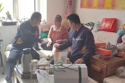 从一次搭话到六年守护，青岛这个志愿服务团队传承爱老敬老美德
