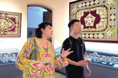 4400公里外，青岛公派教师王子荣在塔什干开起中国珠宝课