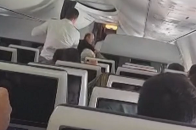 迪拜航空机长回忆遭袭细节：后脑勺遭重击，拼死打开驾驶舱门