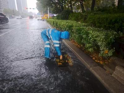 市区主要道路无明显积水！严阵以待战秋雨，青岛排水人在岗守安澜