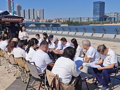 欢歌礼赞盛世华诞！青岛市西海岸新区星光岛社区国庆快闪燃情上演