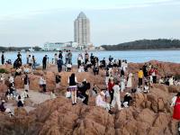十一假期首日，琴屿路上人气旺